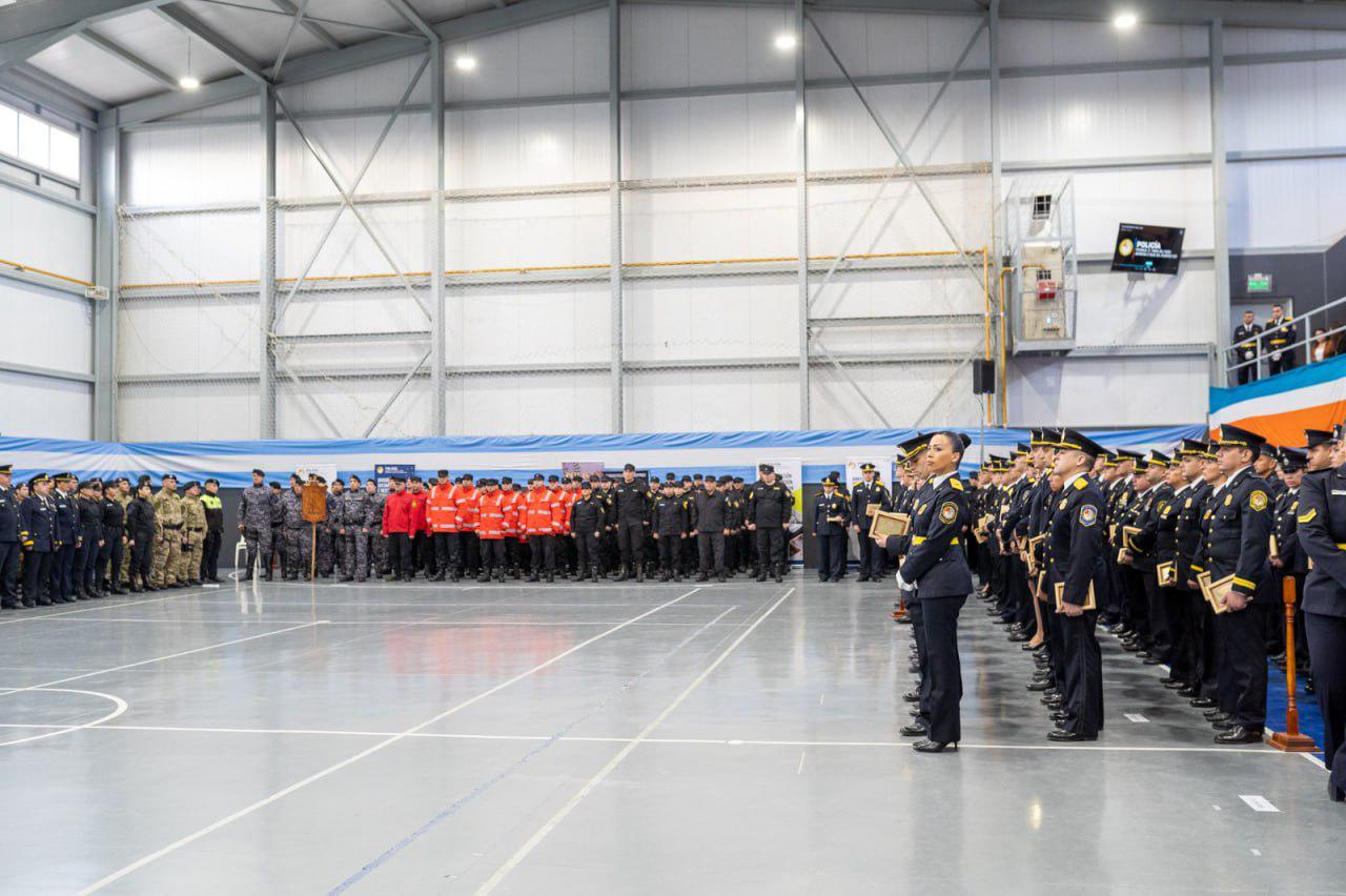 photo_5113887040042281634_y