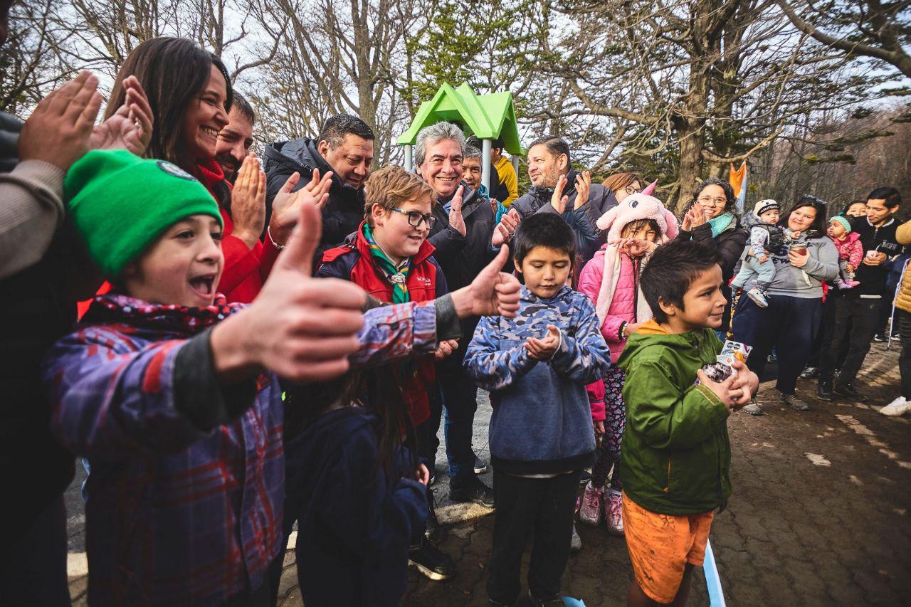 photo_5064575944991288470_y