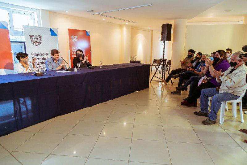 1c6146cd-32ad-47ae-9014-573906a4f94e