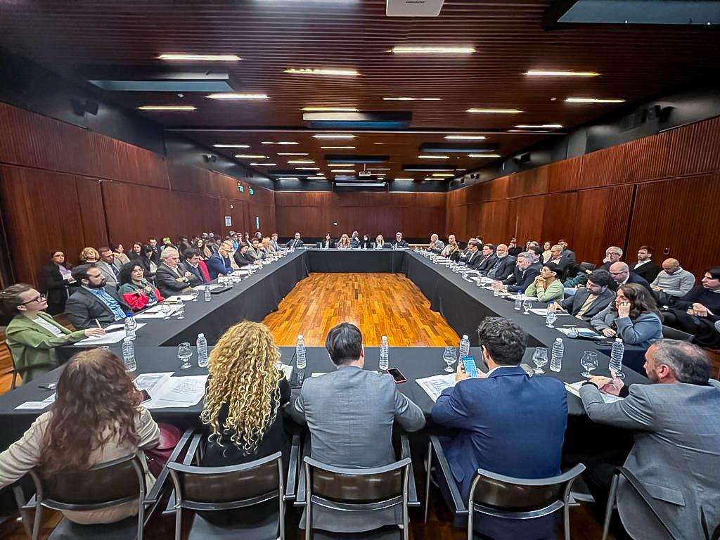 photo_5157086628559301603_y