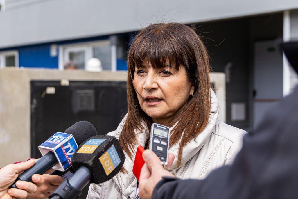 photo_4967628912393825471_y