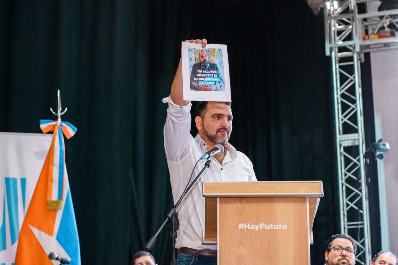 photo_5186149035868794119_y