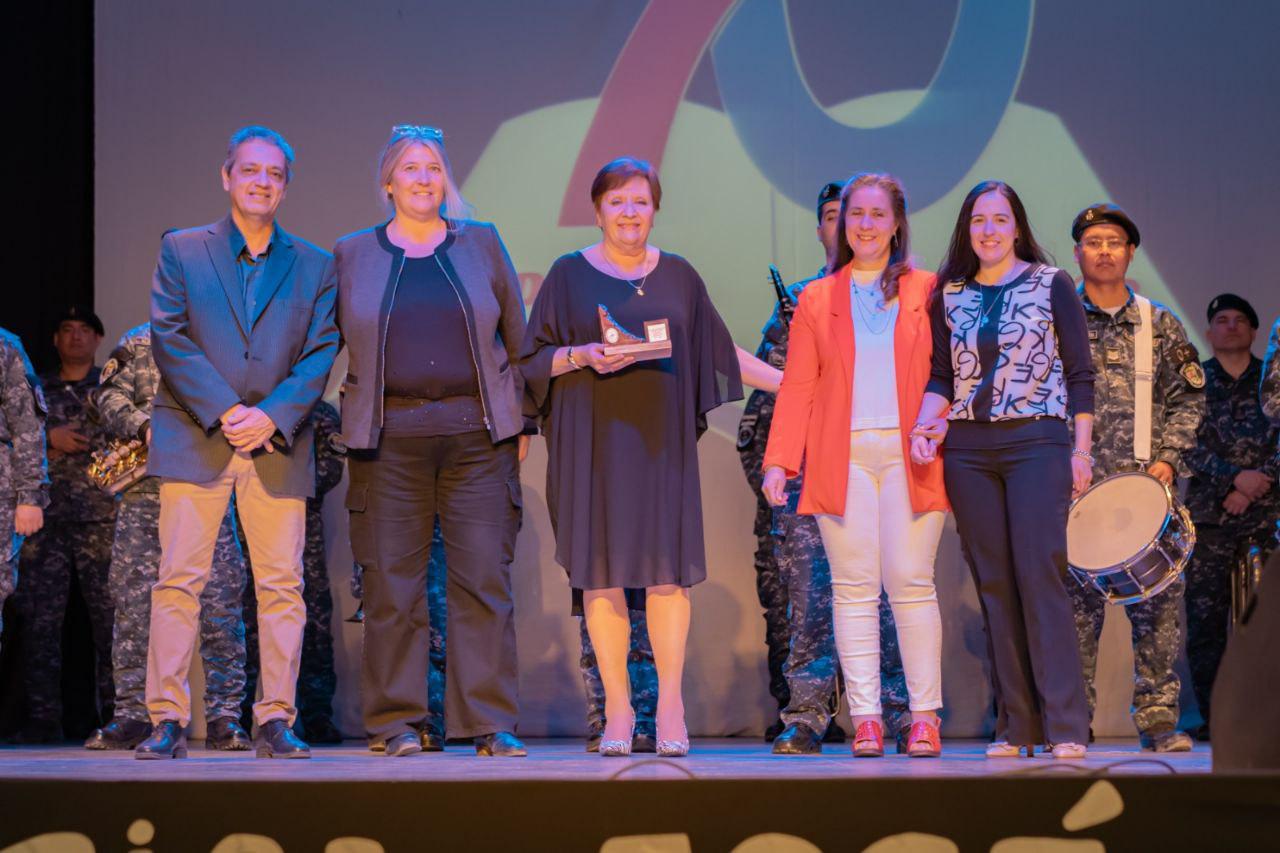 photo_4936019439153950415_y