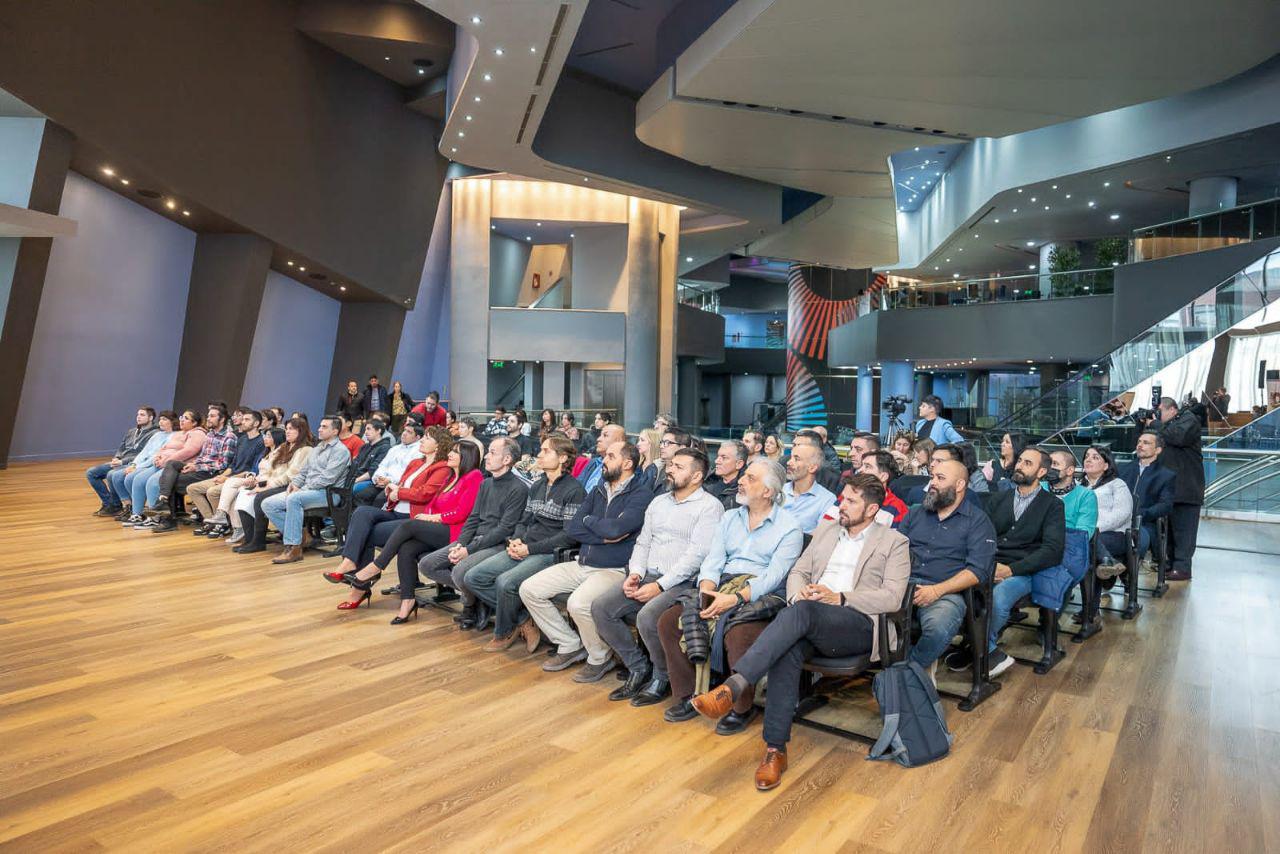 photo_5105286045909495115_y