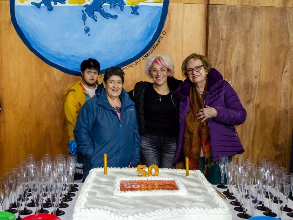 photo_5141103728105991201_y