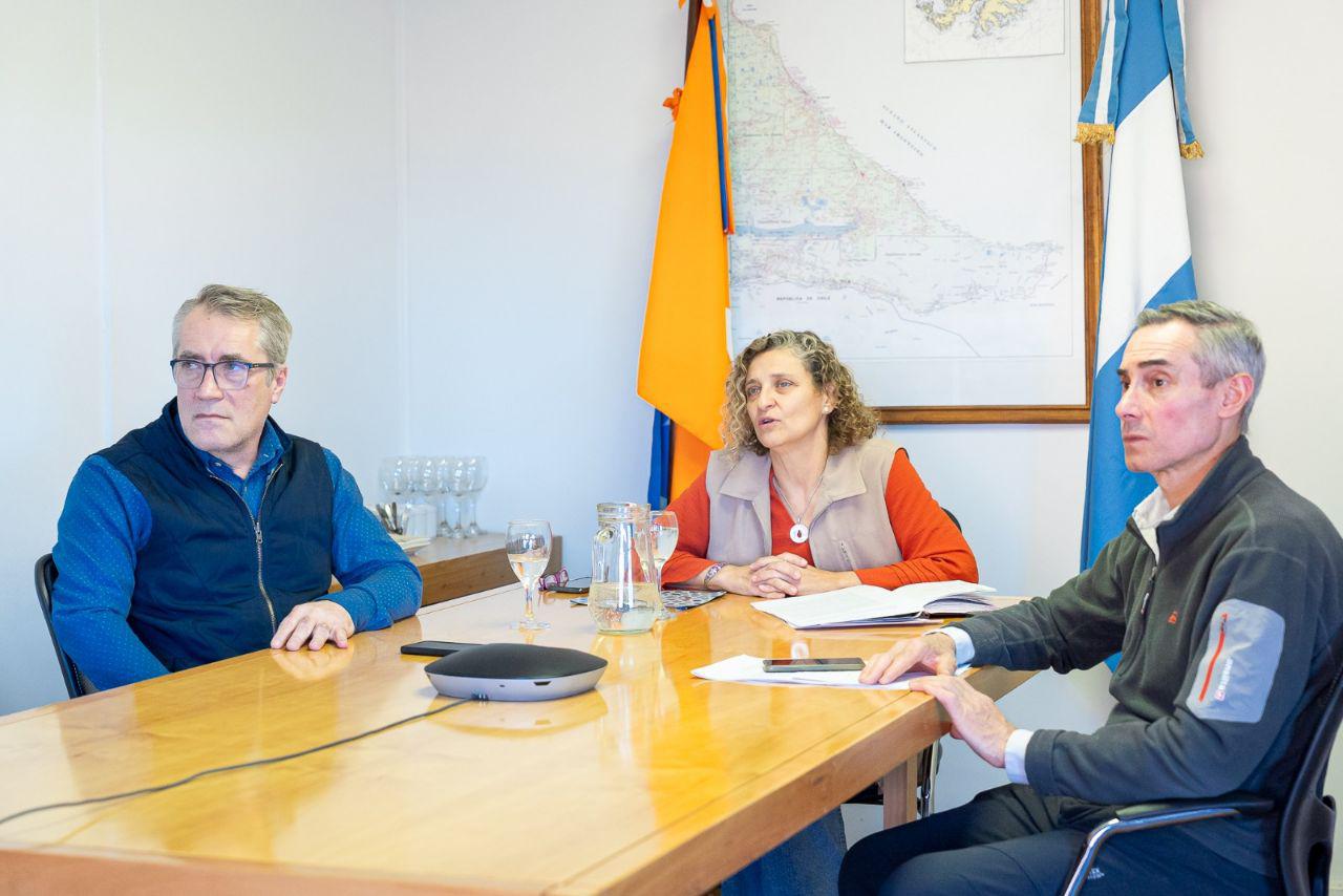 photo_4945457118685801395_y