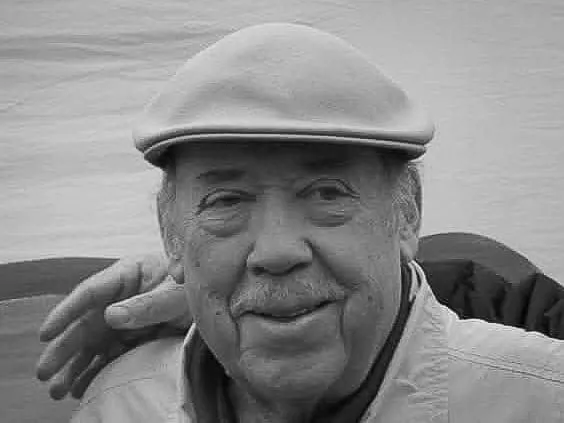 photo_5089593983465360393_x