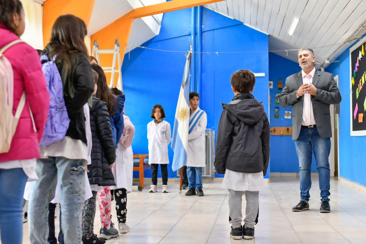 photo_5123333915099114565_y