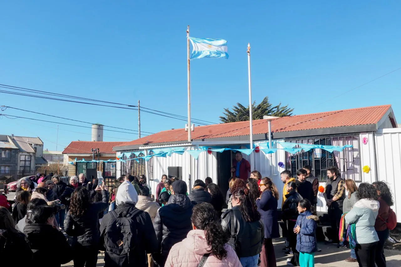 photo_5089503930886064954_y