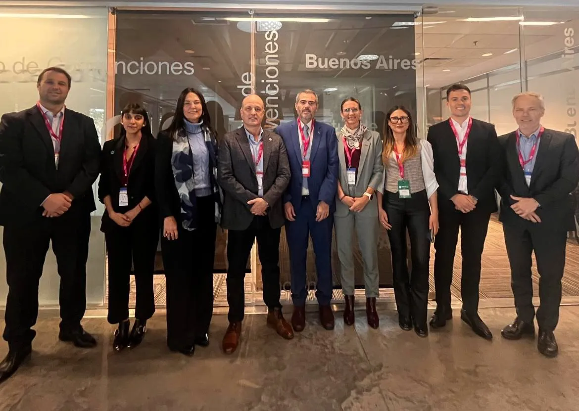 photo_4952231824004853452_y