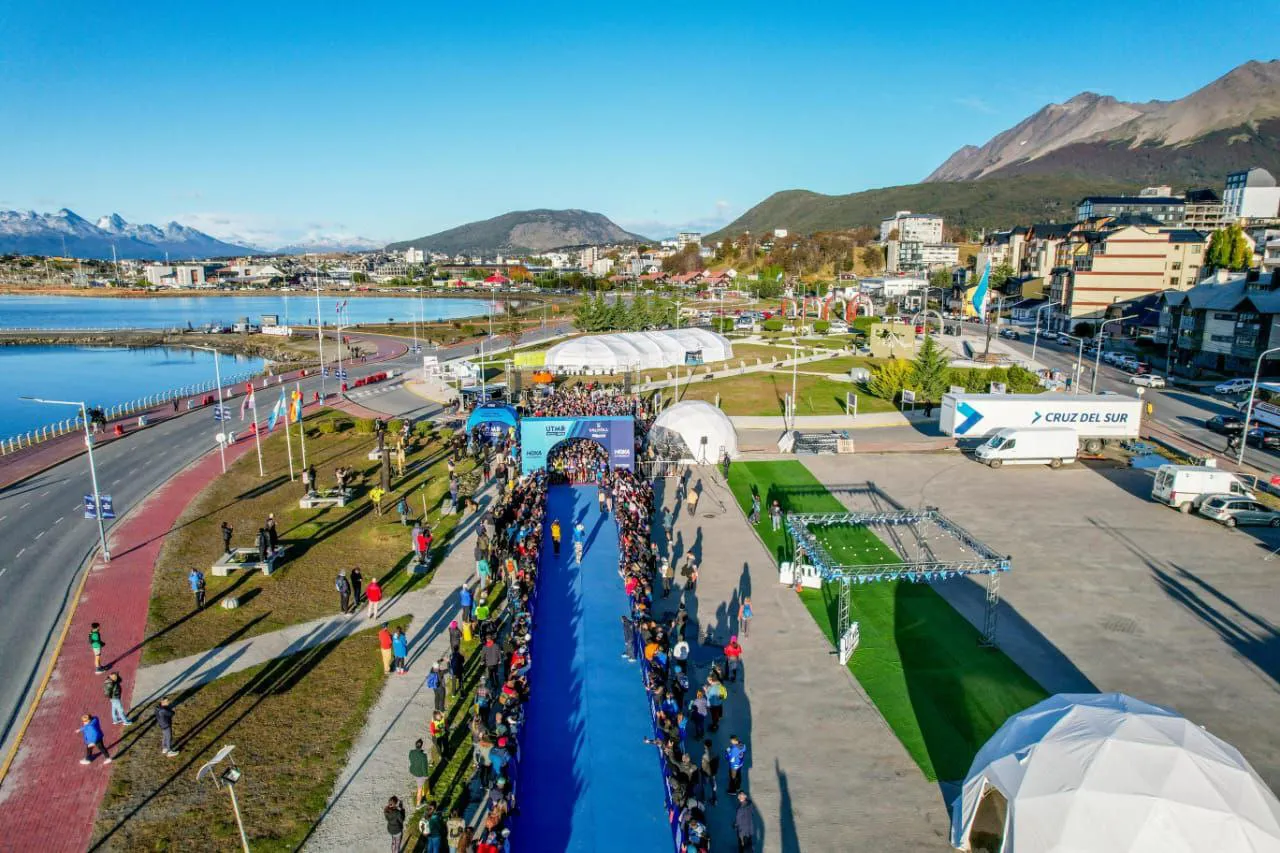 photo_5107411724008533309_y