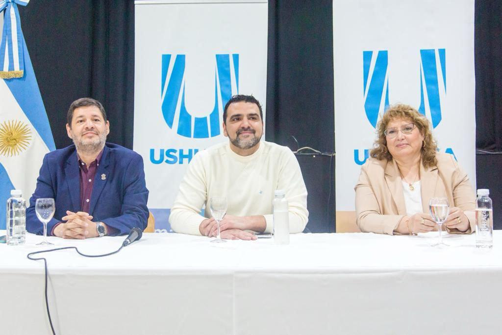 photo_5156835574835948720_y