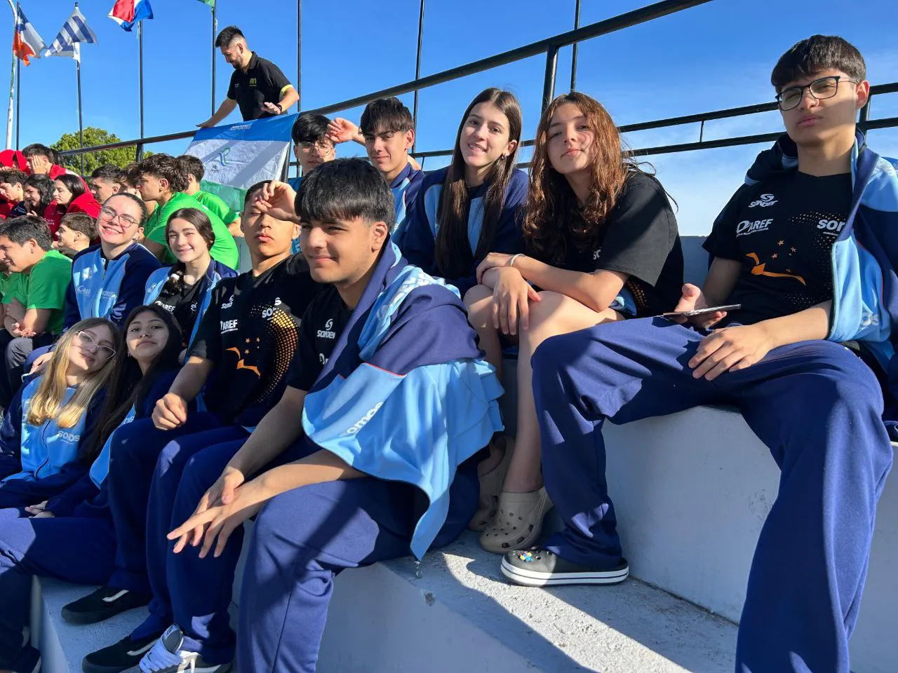 photo_5041963586426702605_y