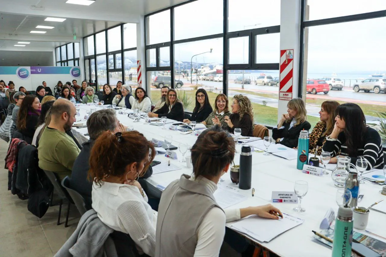 photo_5053139877306150516_y