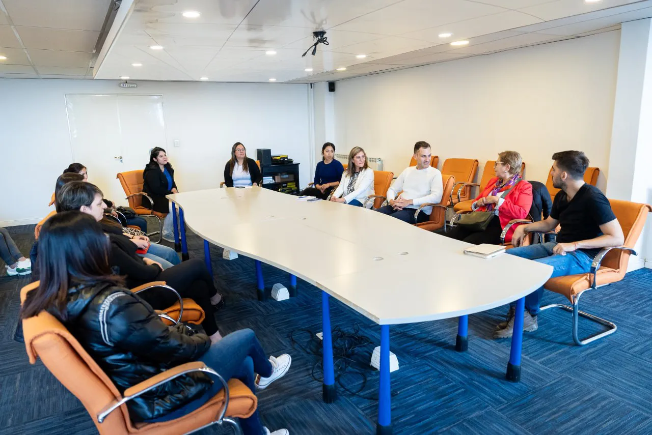 photo_5100396895657897732_y