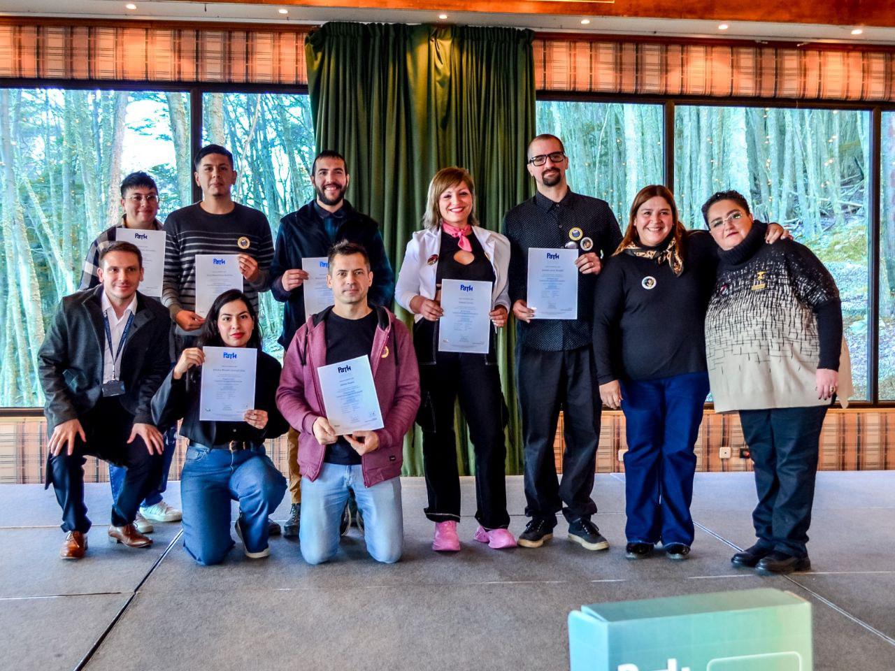 photo_5136893702378204224_y