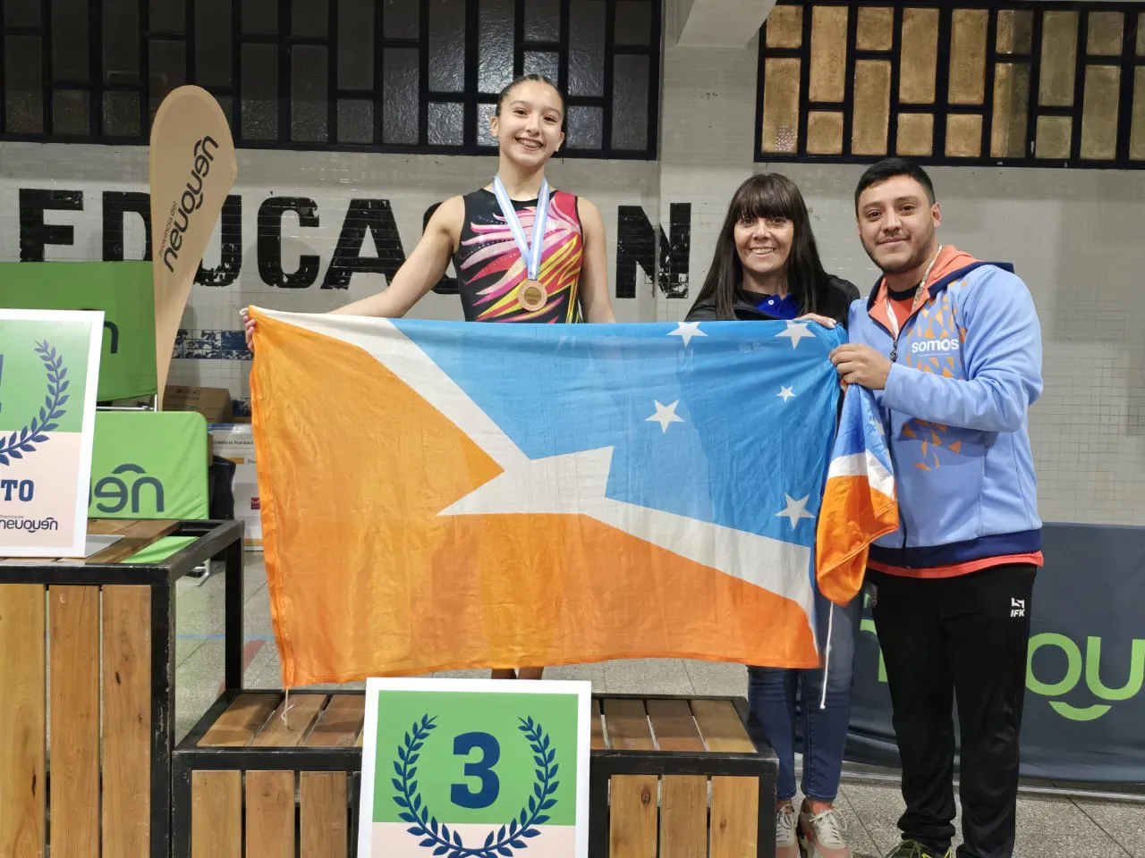 photo_4995018116408913583_y