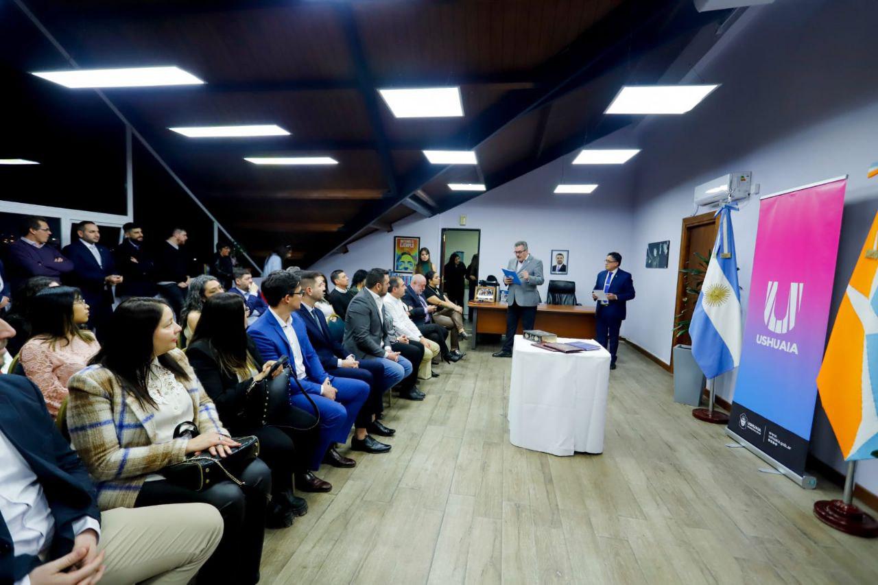 photo_4958596256867921385_y