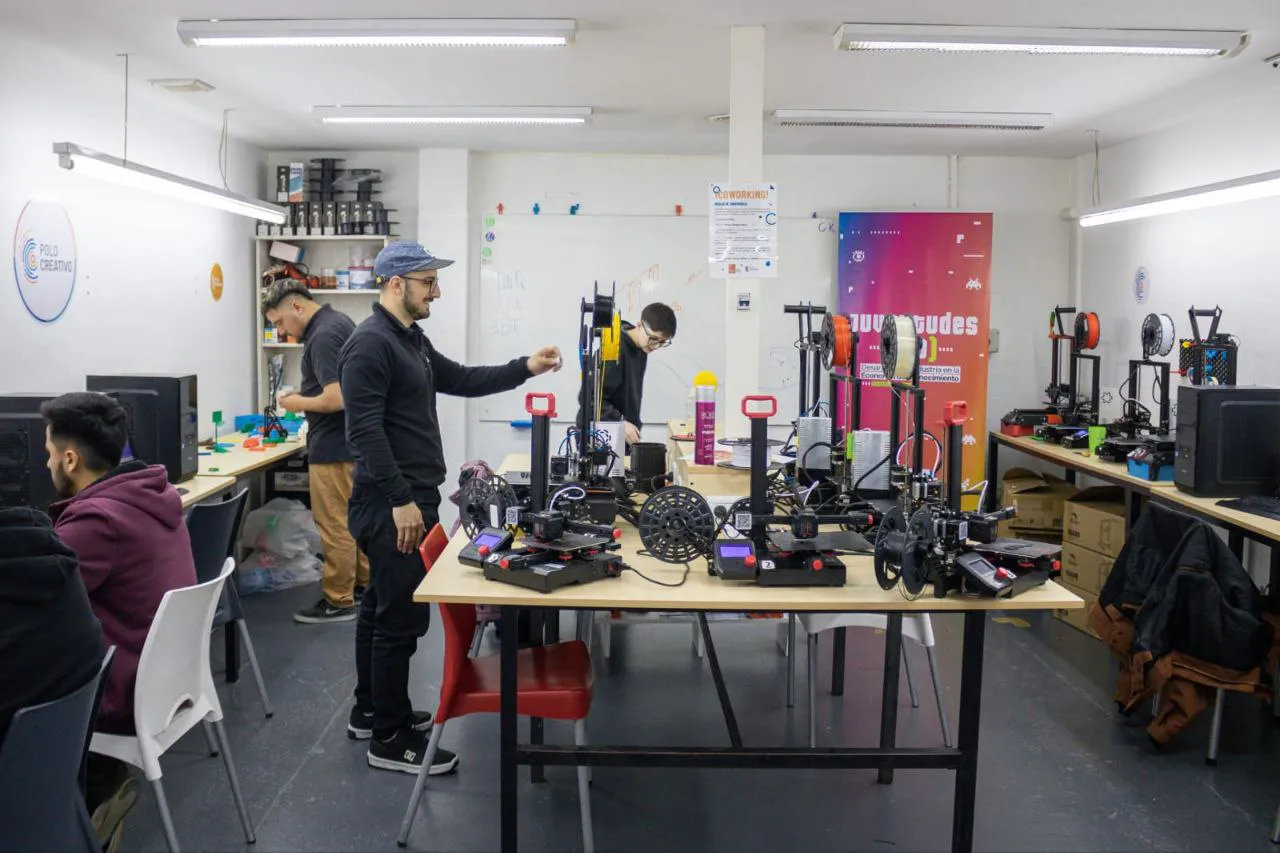 photo_5095828107016908792_y