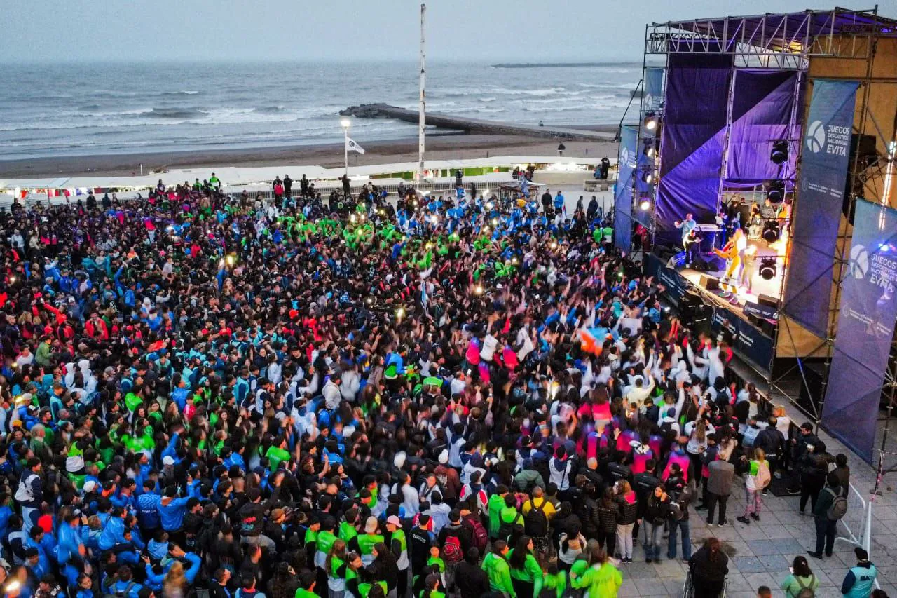 photo_5118518389180664622_y