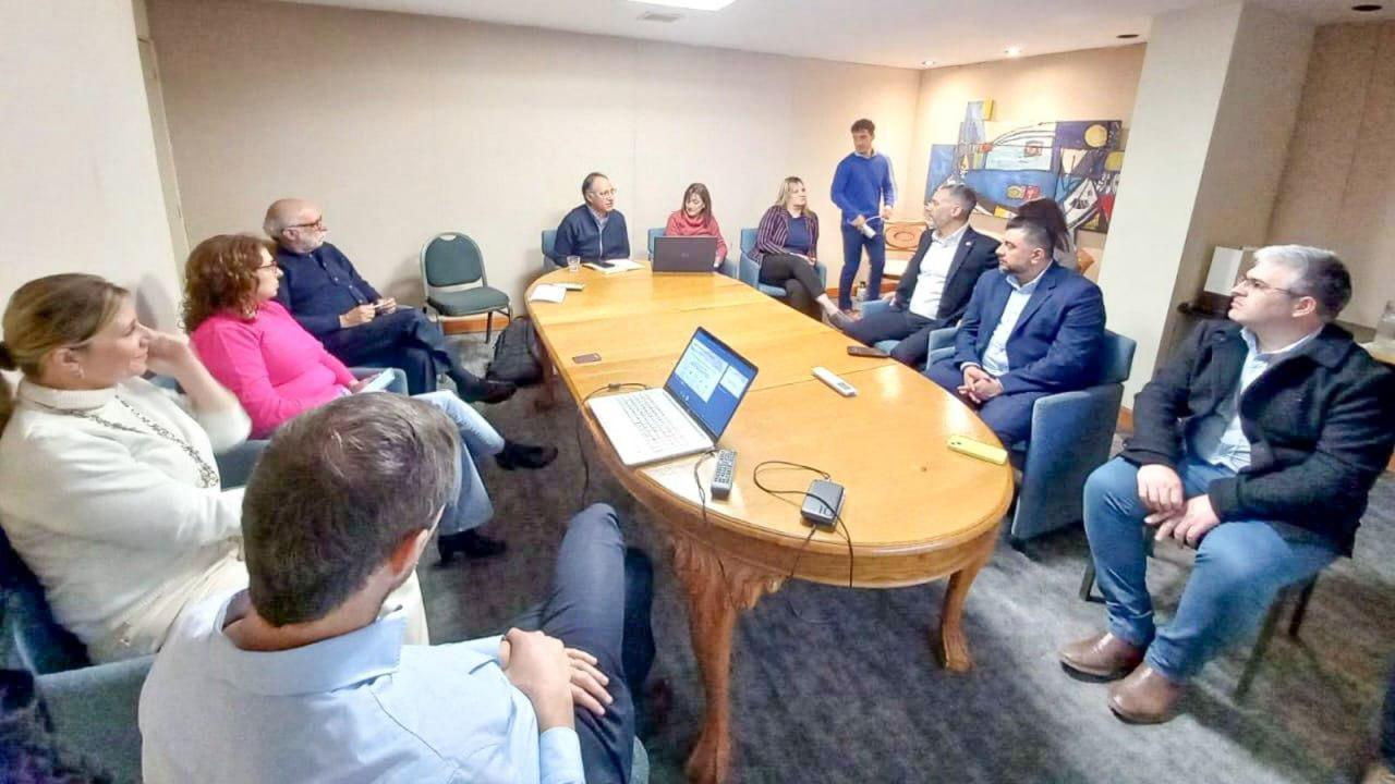 photo_5006045805718645911_y