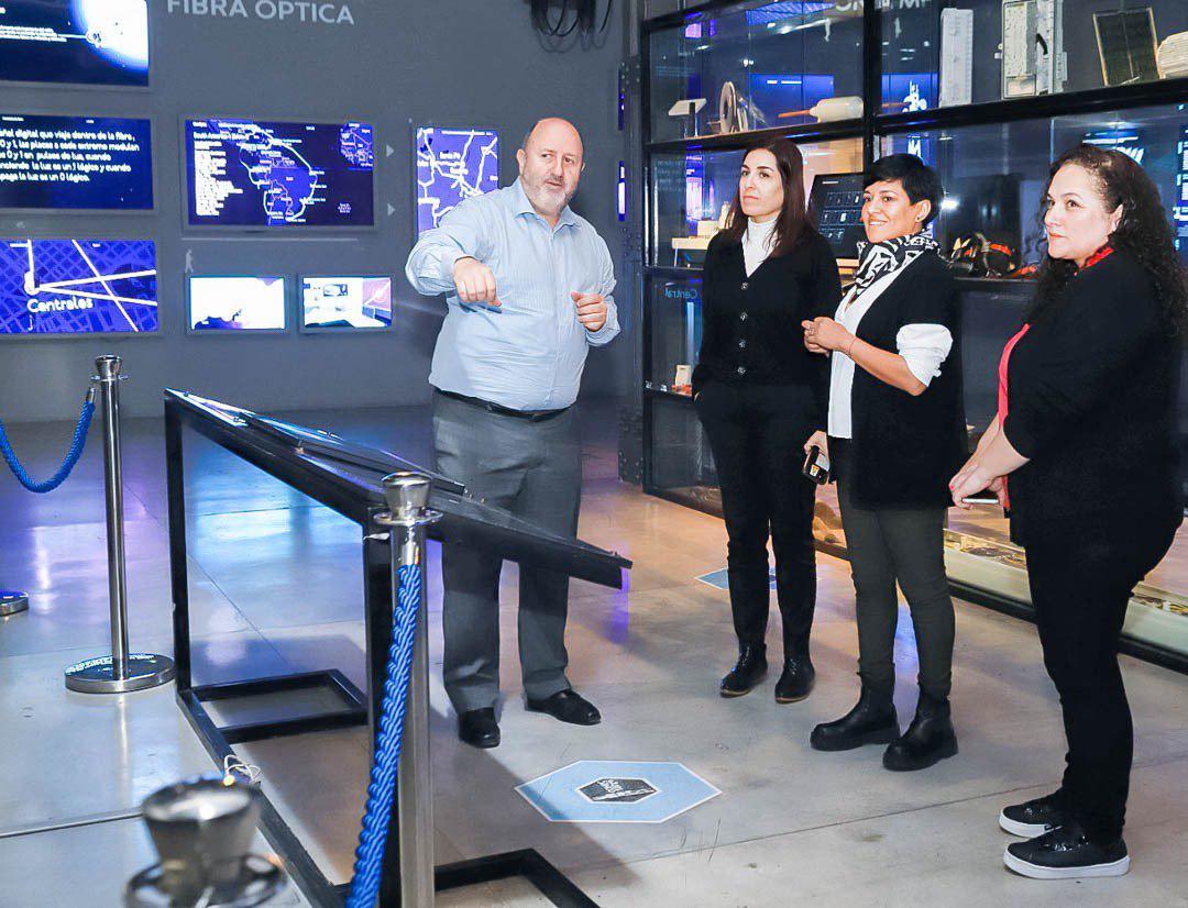 photo_5170602804740467607_y