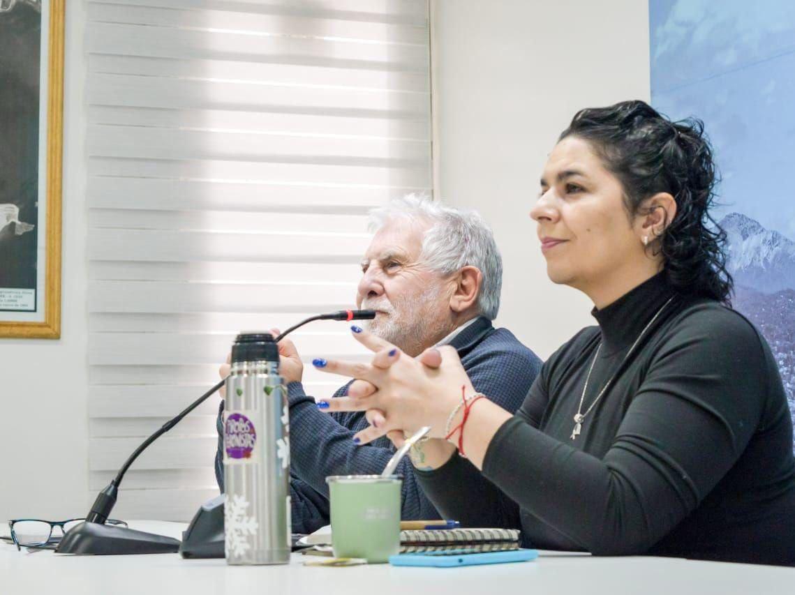 photo_5091538444005518135_y