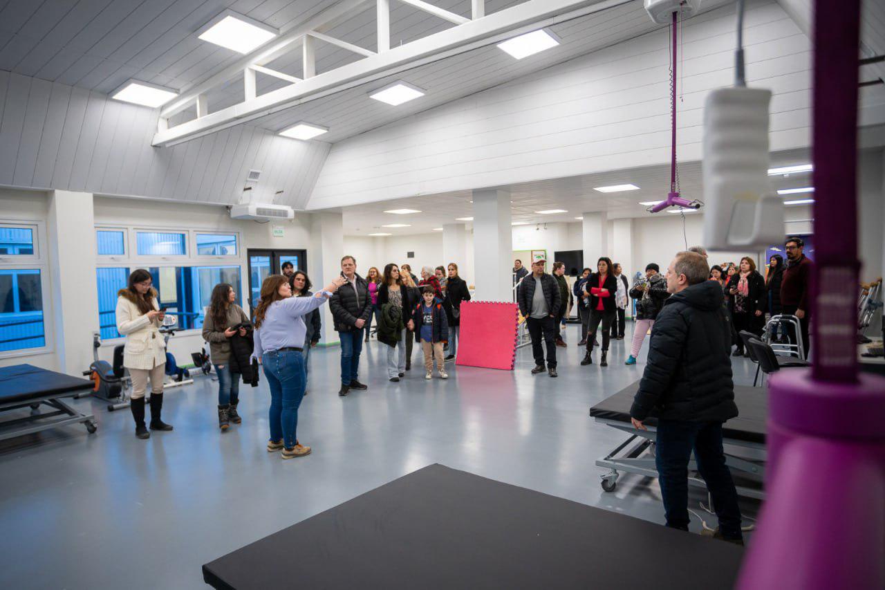 photo_4999116825174322548_y