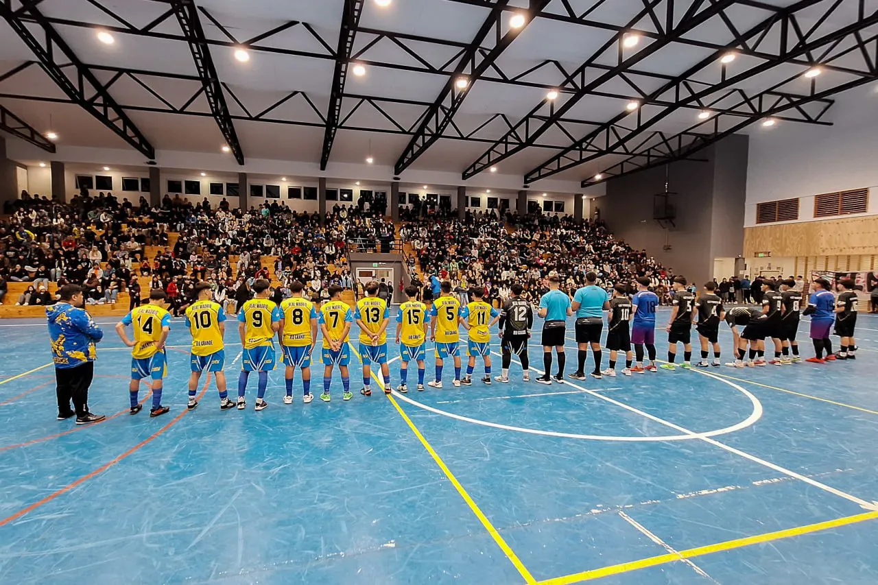 photo_5168063985147293228_y