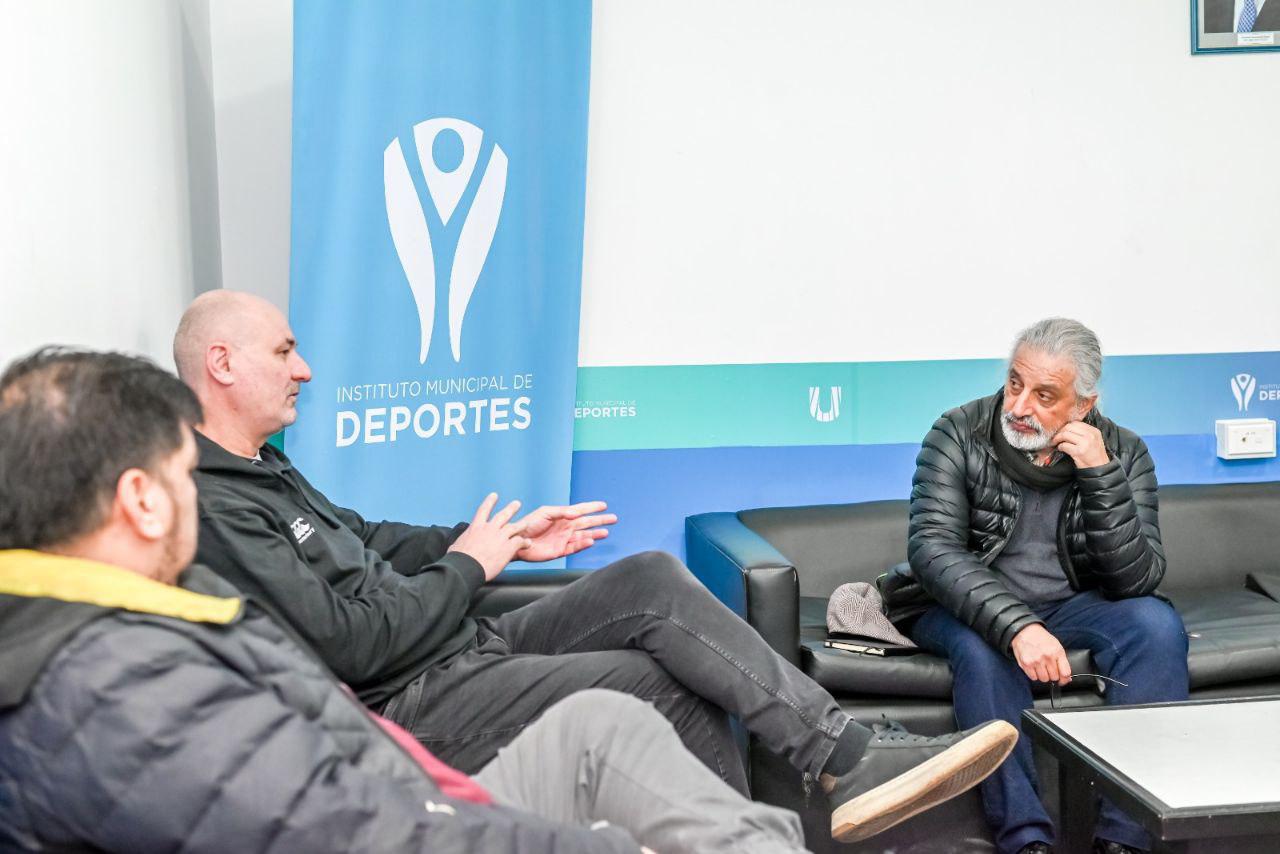 photo_5116170923261668434_y