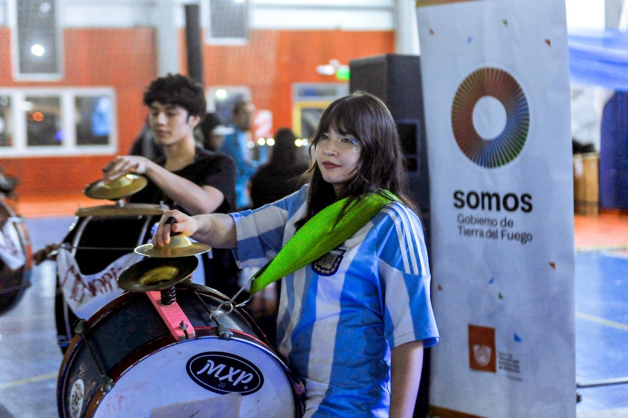 photo_5185925508590841017_y