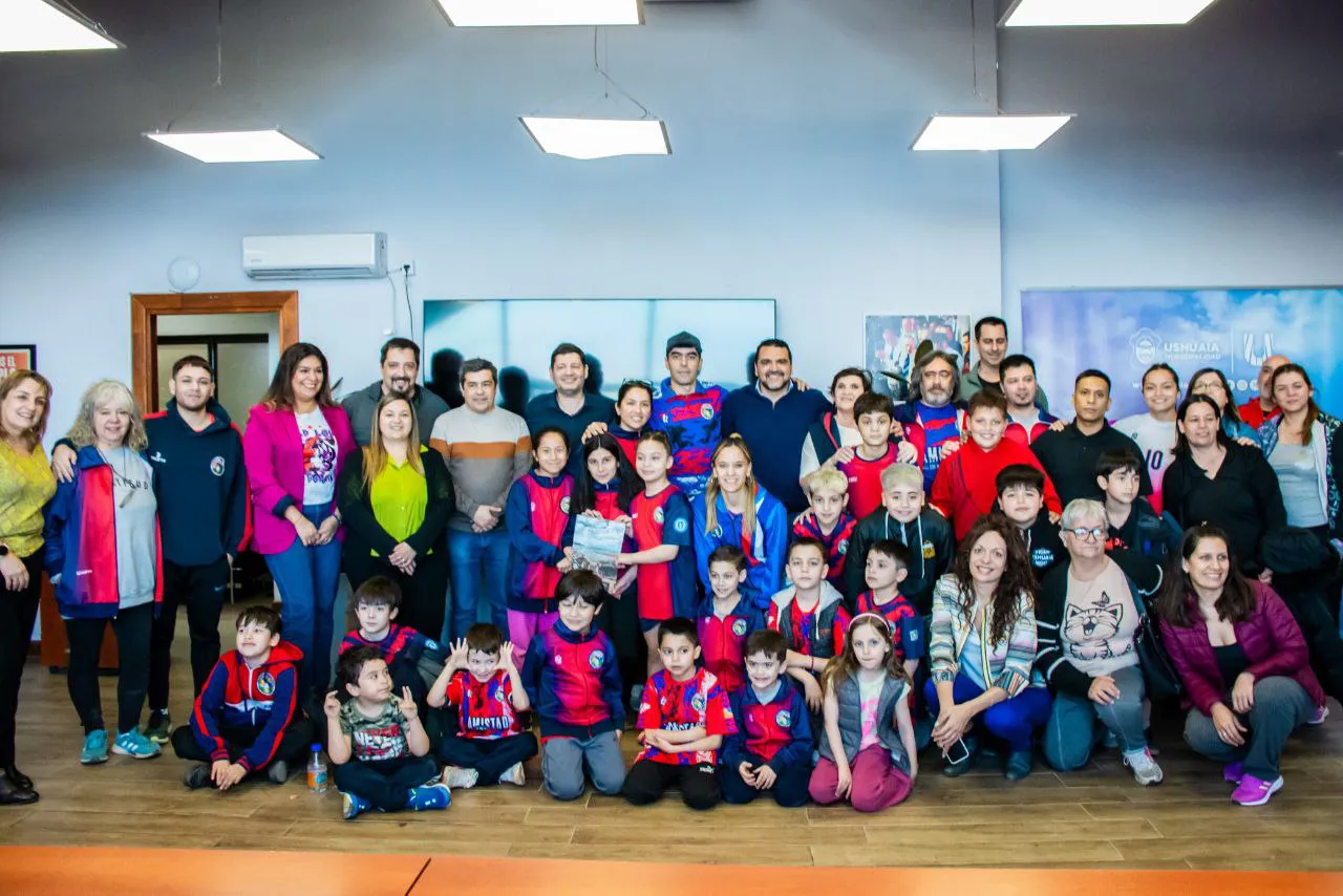 photo_4985683224034389658_y