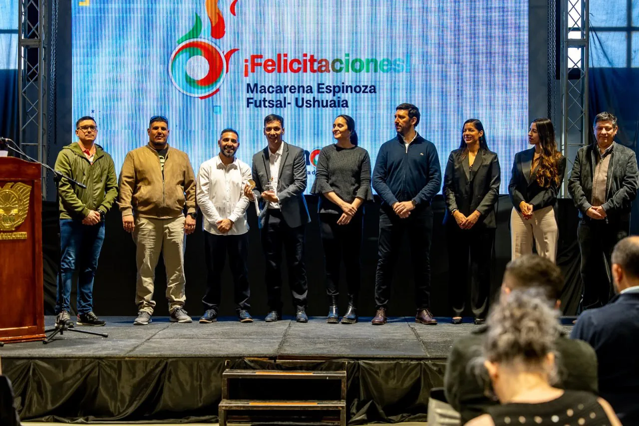 photo_5055321063566281495_y