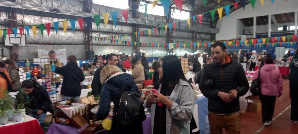 photo_4922583973998210159_y