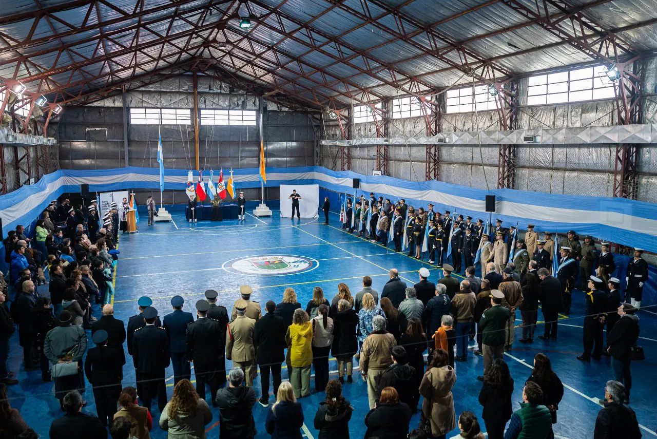 photo_4976488038356070386_y