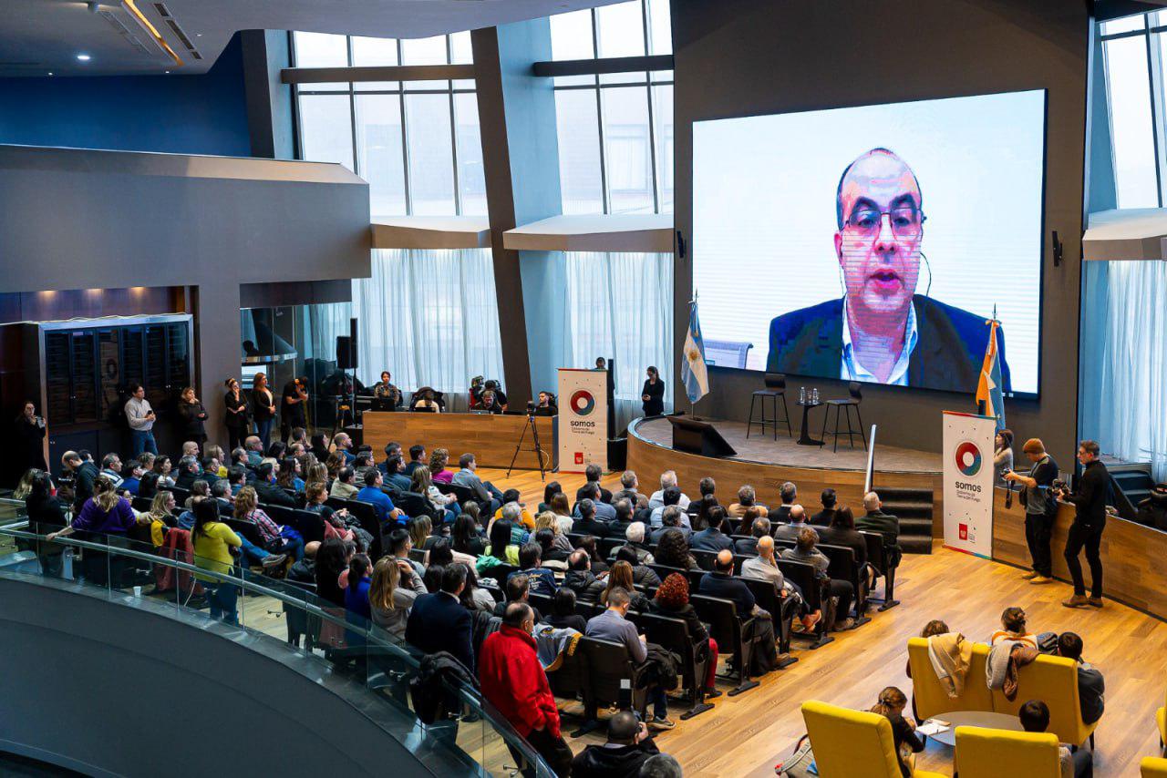 photo_5143305822263160152_y