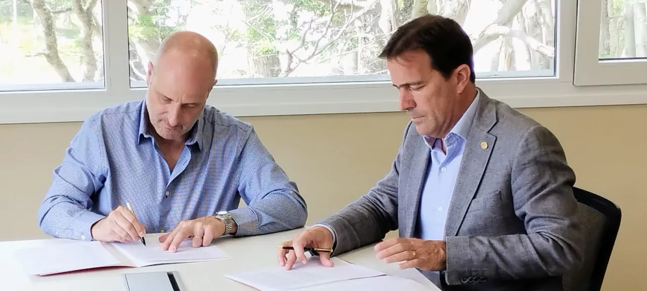 photo_5107405457651248700_y