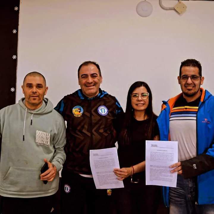 photo_5087118944132771066_x