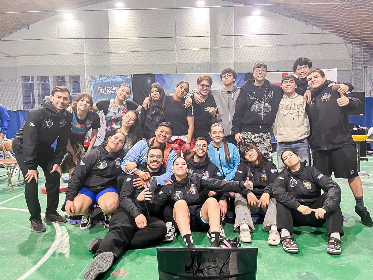 photo_4990305450658475932_y