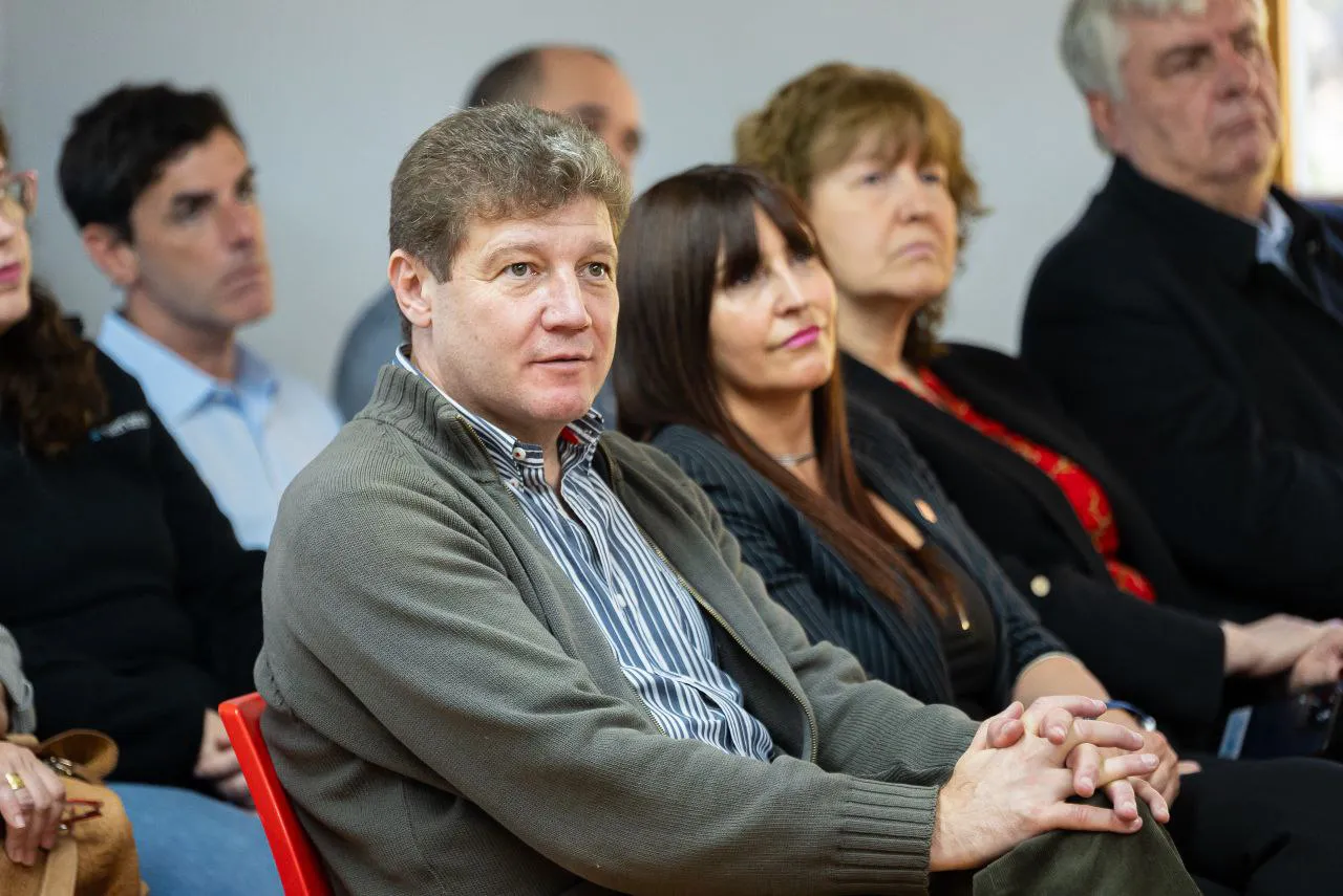 photo_5165723404064632314_y