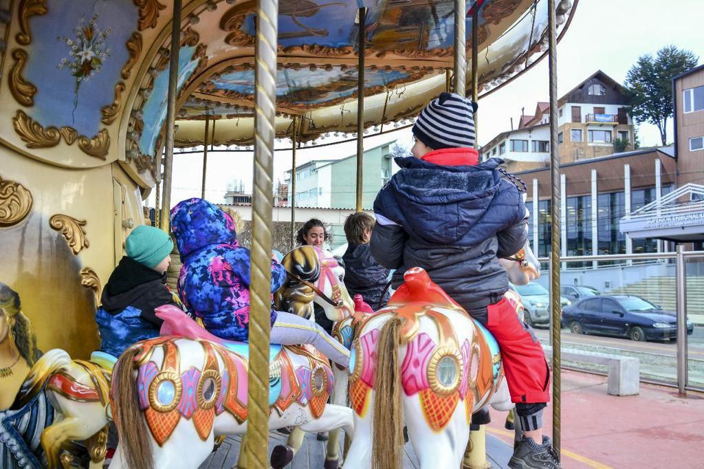 photo_4990021755183672434_y