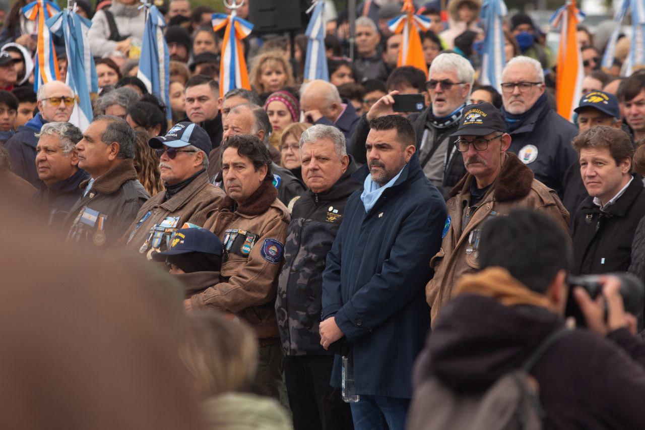 photo_4927363516684414094_y