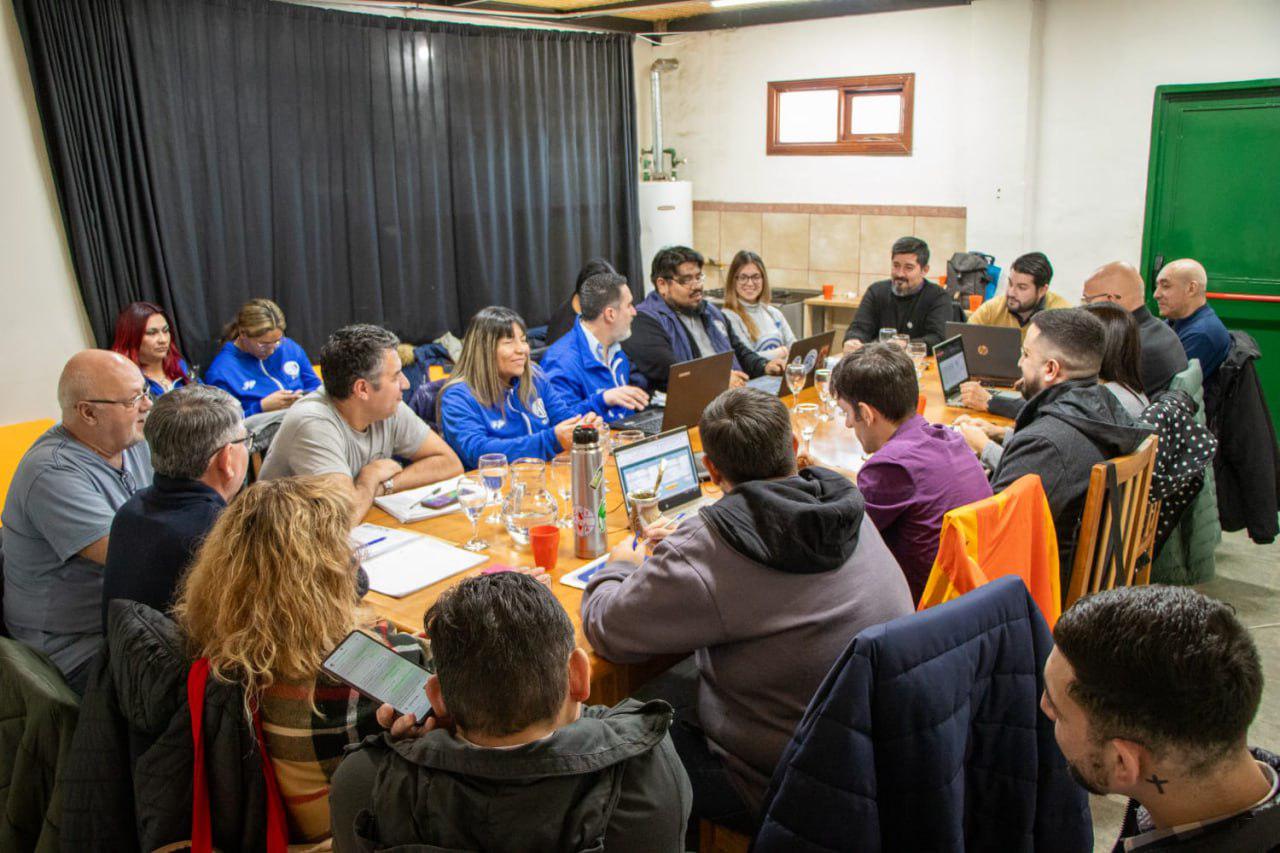 photo_5186251625457626193_y