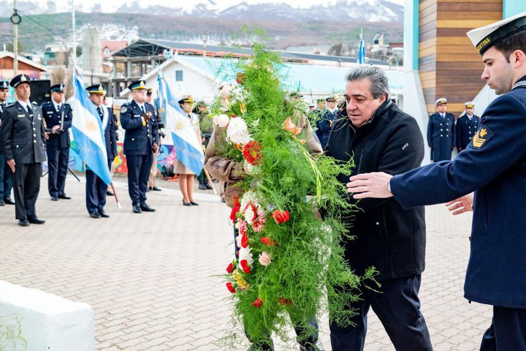 photo_4925155714515708751_y