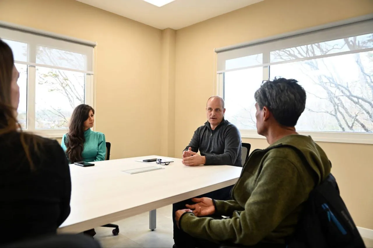 photo_5141229068136591358_y