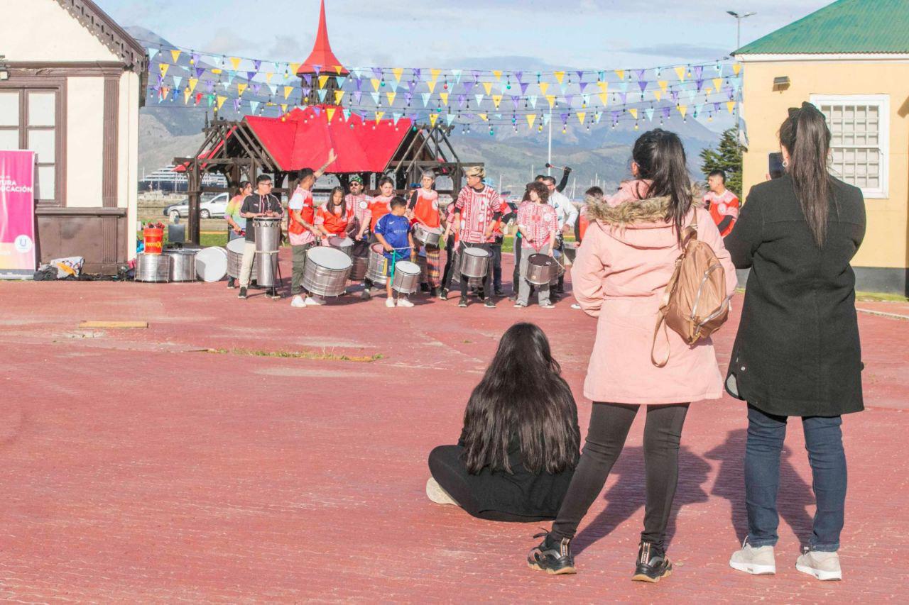 photo_5059813079663095272_y