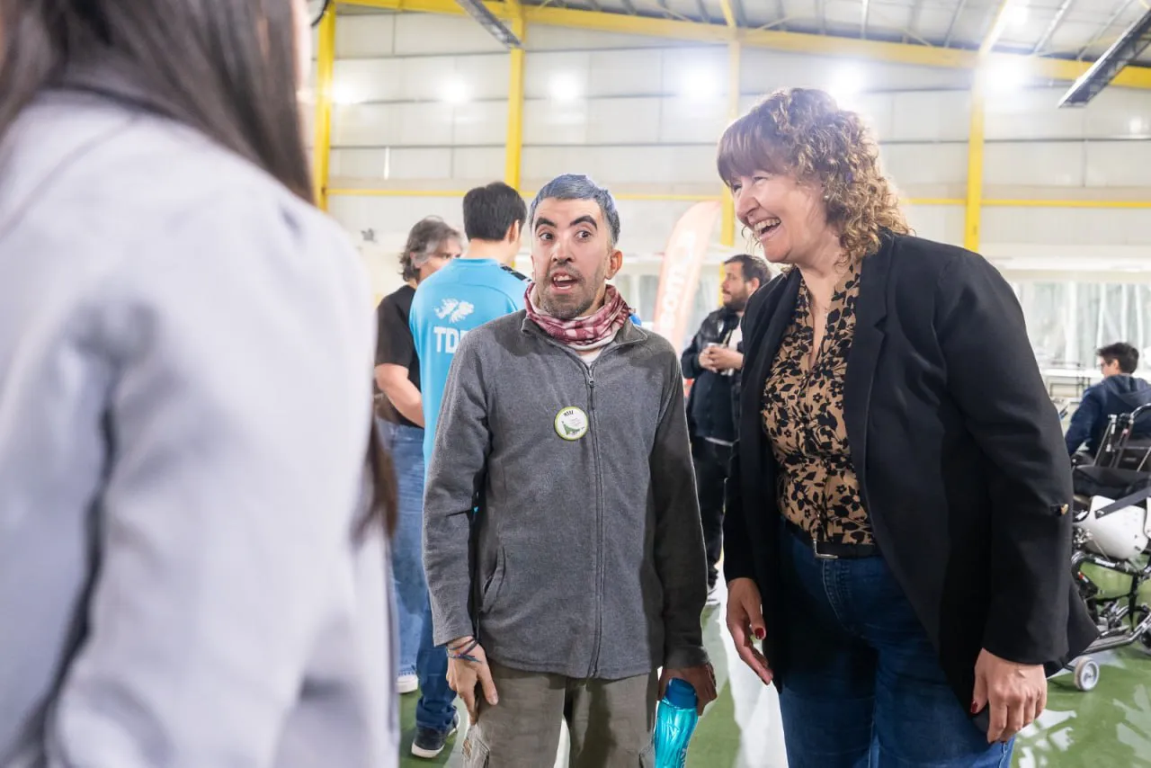 photo_5003747646027967947_y