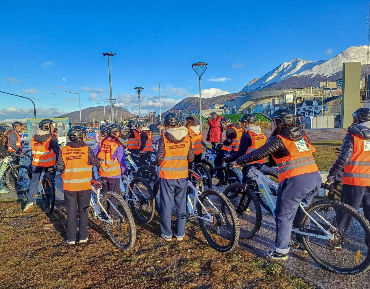 photo_4983613925971045747_y