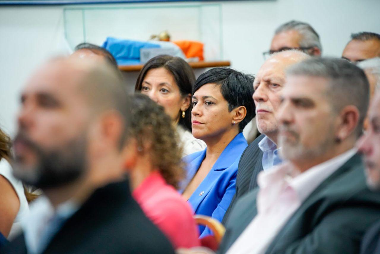 photo_5134288246367431765_y