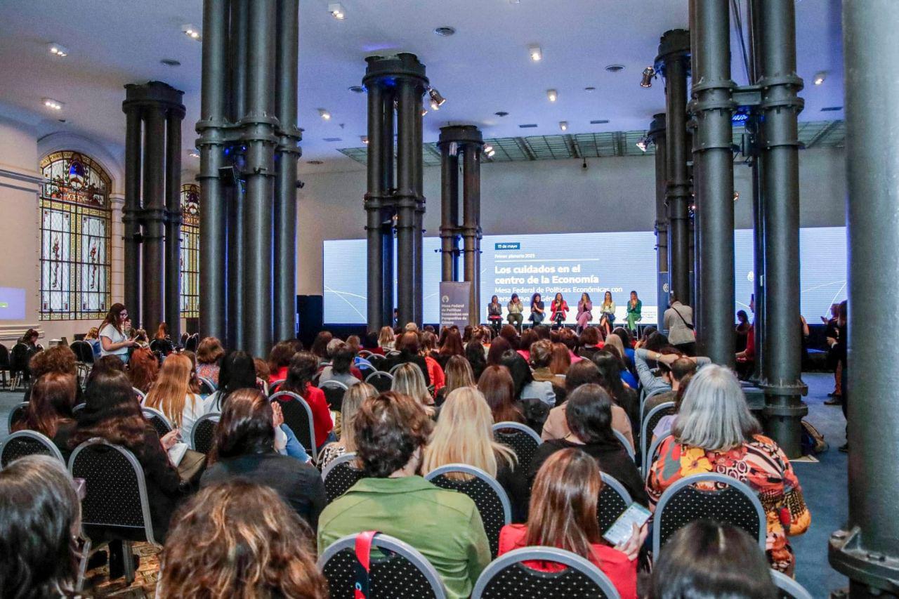 photo_5136496898939660945_y